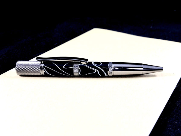 The Regatta Pen in Black Drifting White