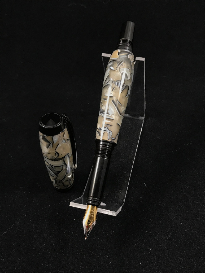 The Archer Fountain Pen in Fractured Gold